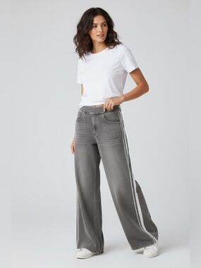 Halara Flex NWT High Waisted Stripe Wide Leg Flowy Jean Women’s Size 3X